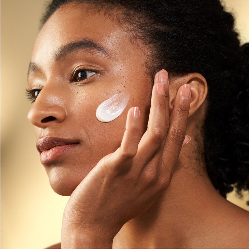 Moisturizers & Creams Vital Perfection Uplifting and Firming Advanced Cream Multi-Benefit Skin Lifting and Firming Moisturizer